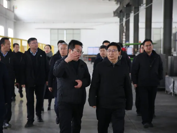 洛阳市市长徐衣显带领相关领导到凯宾耐特实业集团开展调研指导工作